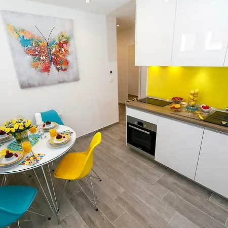 Rose Apartment